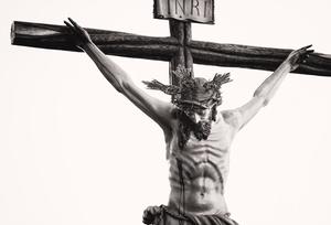 grayscale-photo-of-the-crucifix-977659.jpg